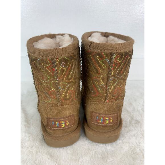 UGG Kids Classic Short Sparkle Boots Multicolor Logo Shearling Lined Tan Size 6 - Picture 3 of 9